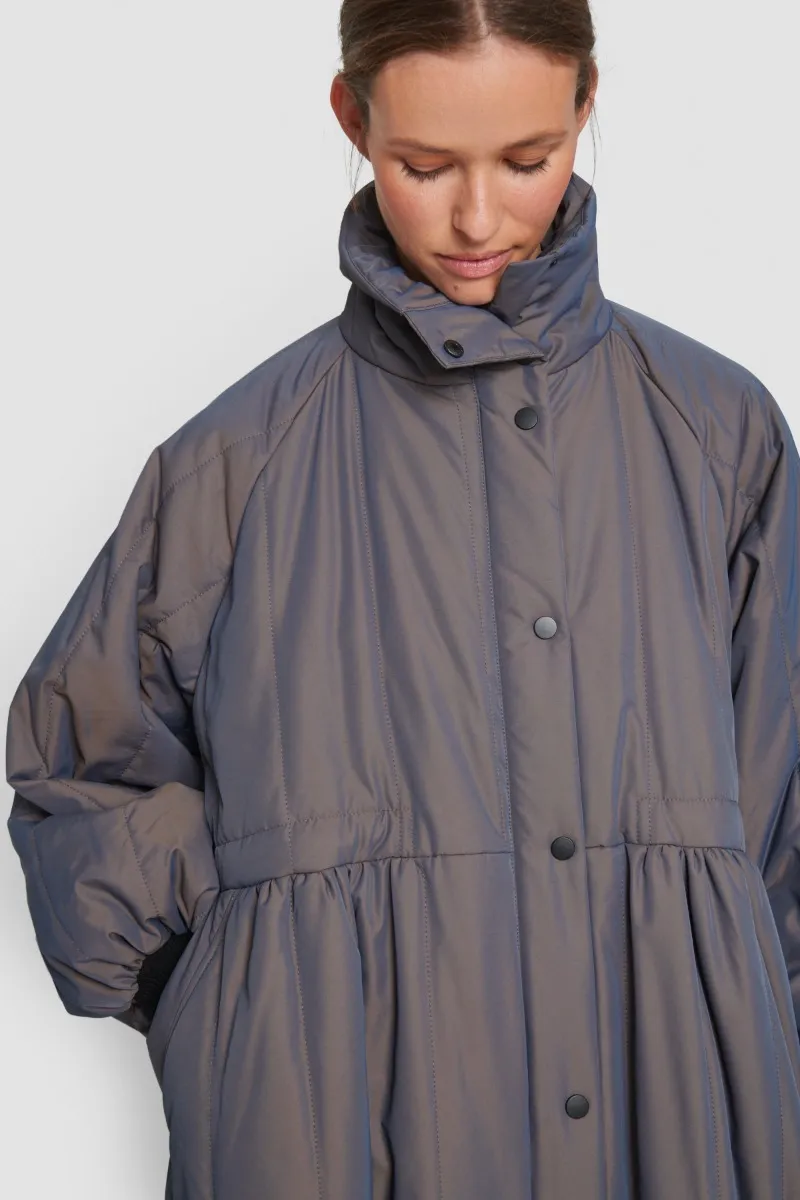 Changeant nylon coat