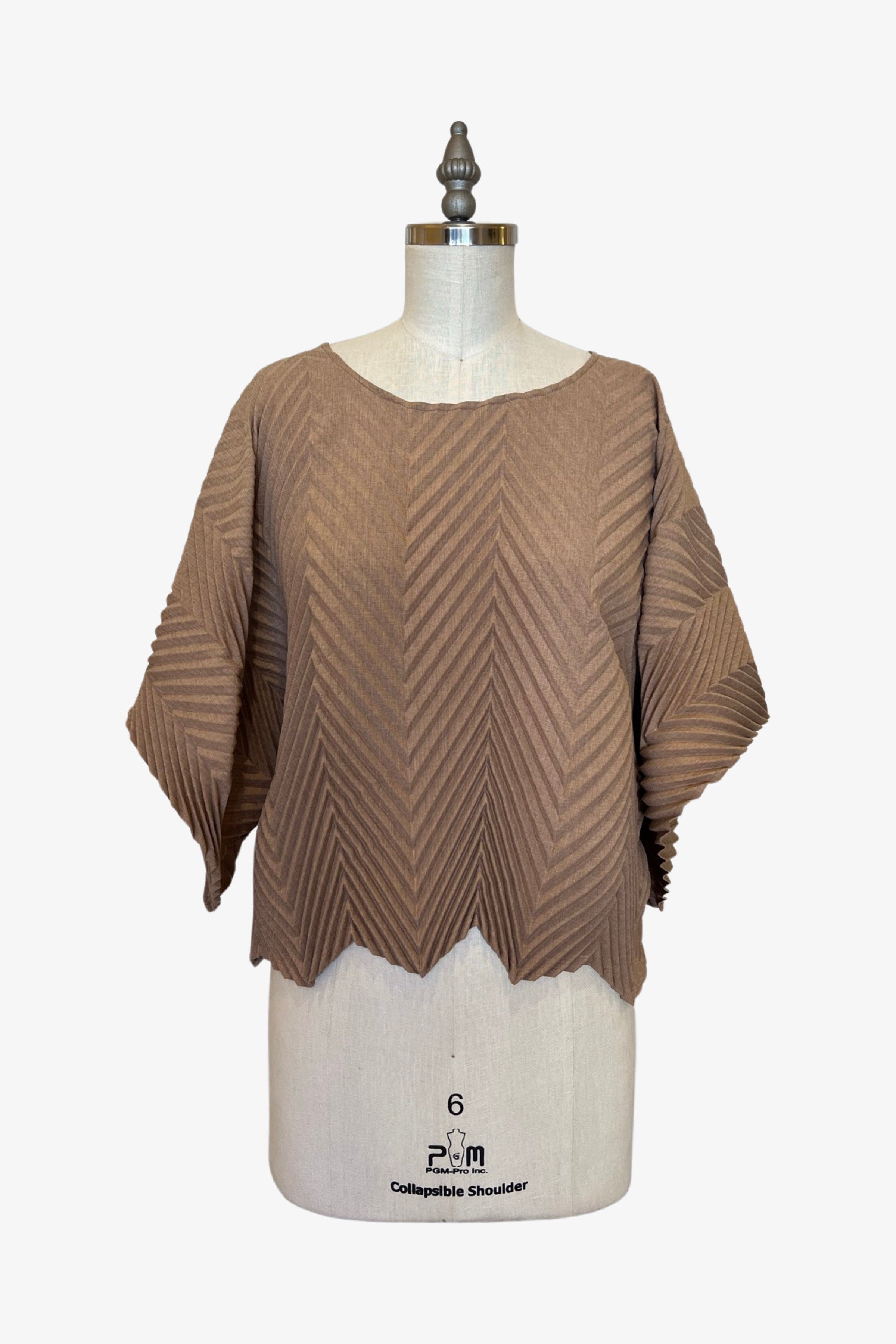 Chevron Pleated Lisbon Top | Latte