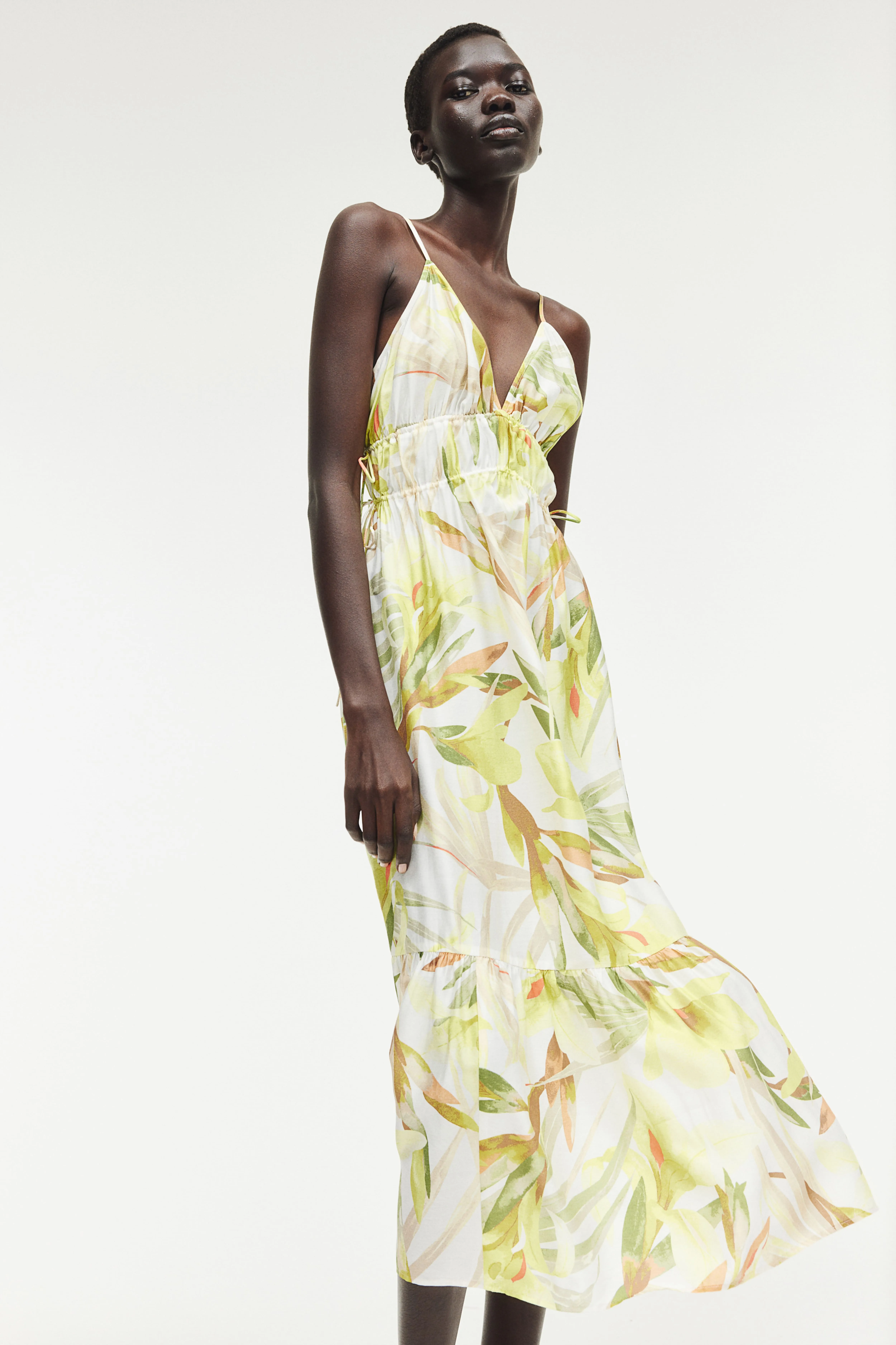 Drawstring-detail maxi dress - Deep neckline - Sleeveless - White/Yellow floral - Ladies | H&M GB