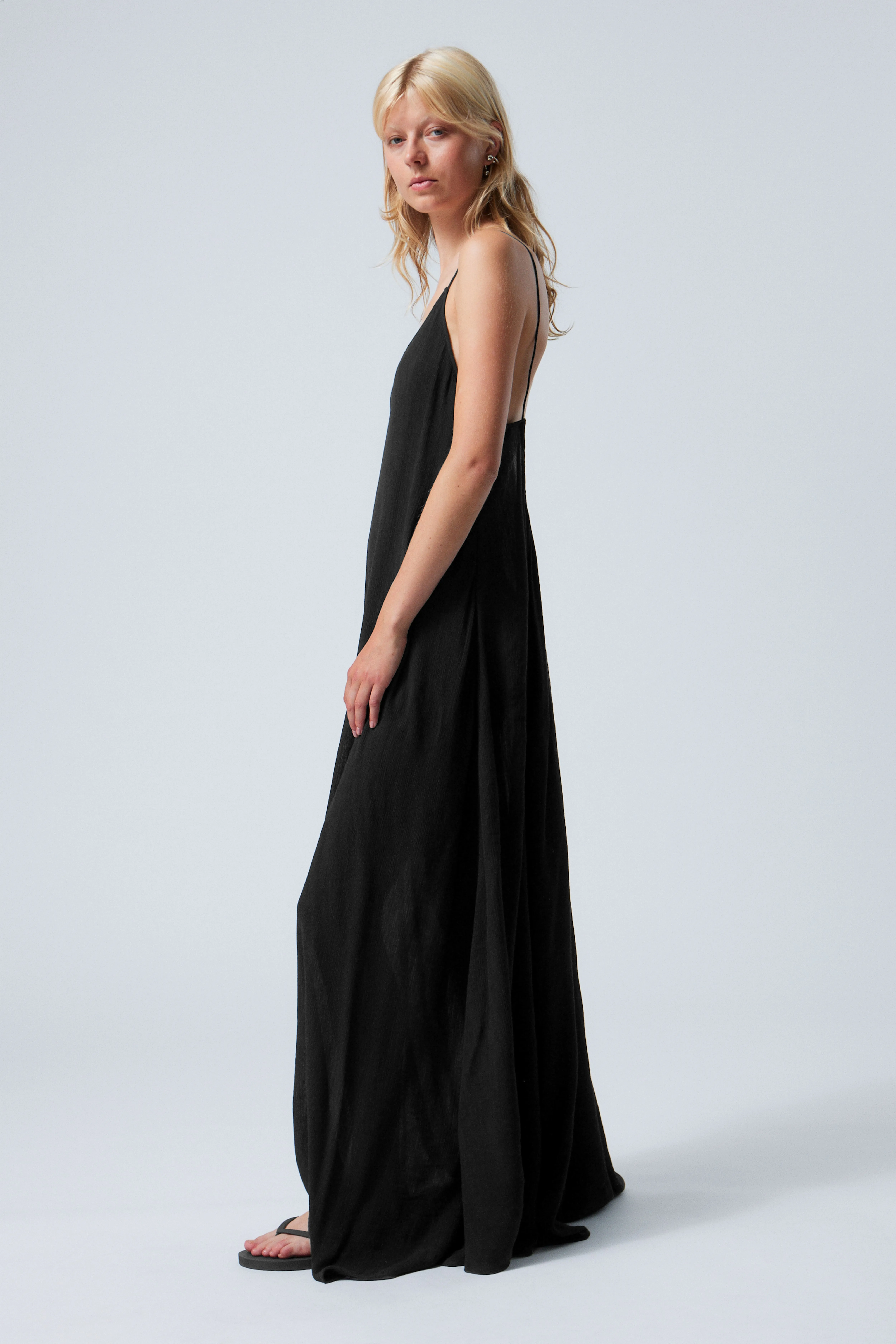 Flowy Maxi Dress - V-neck - Sleeveless - Black - Ladies | H&M GB