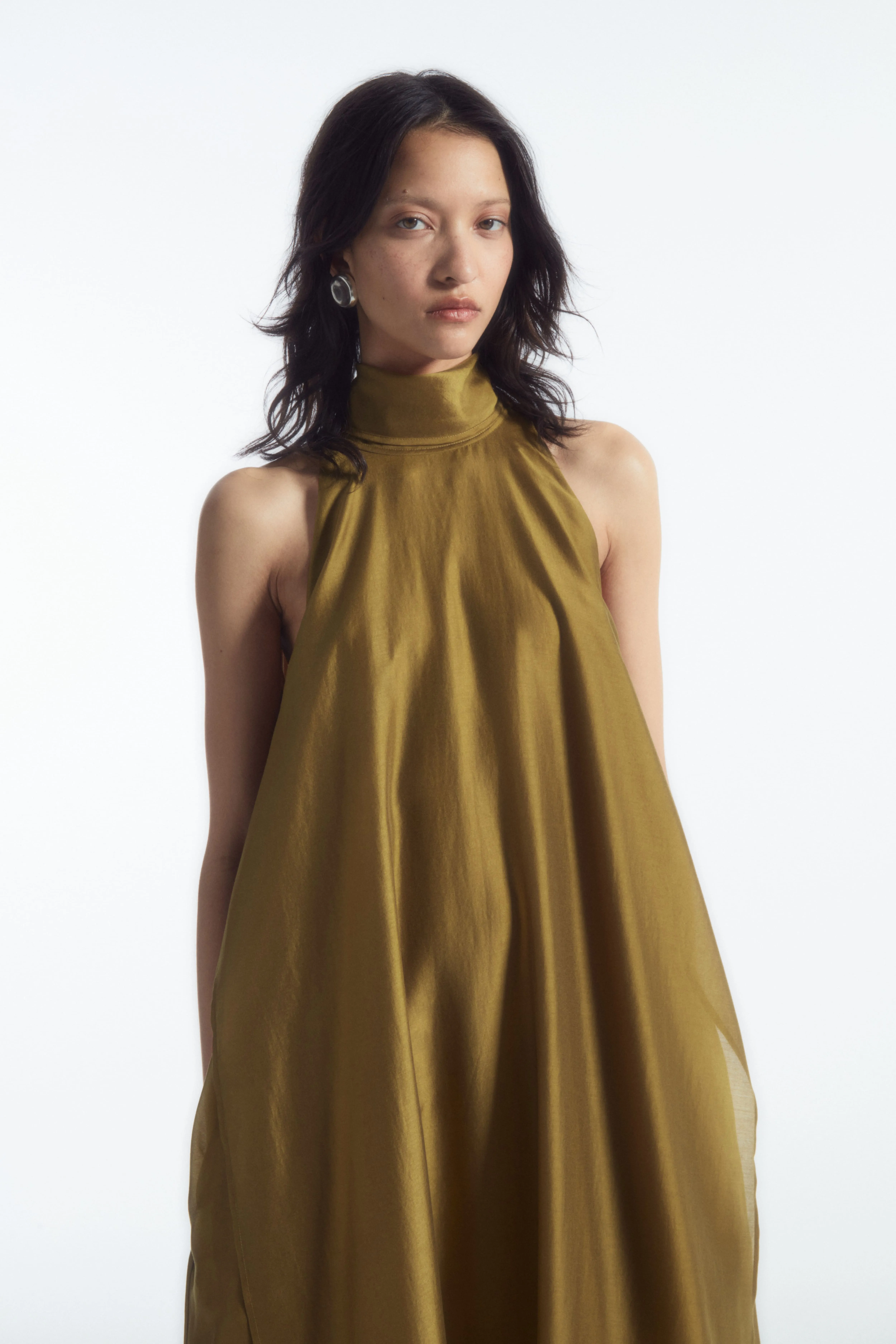 HALTERNECK A-LINE MAXI DRESS - Halterneck - Sleeveless - OCHRE - Ladies | H&M GB