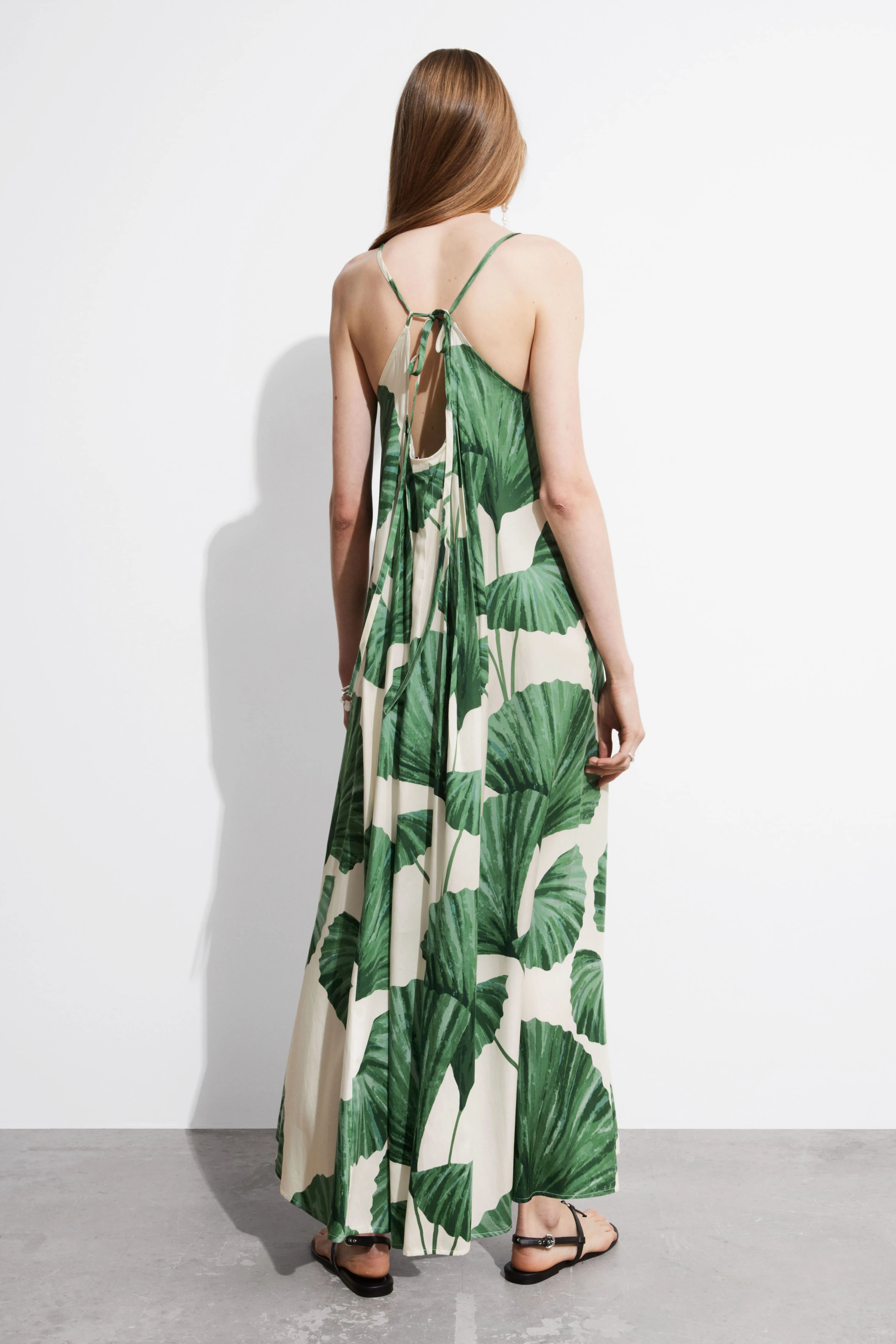 Pleated Halterneck Maxi Dress - Halterneck - Sleeveless - Green Florals - Ladies | H&M GB