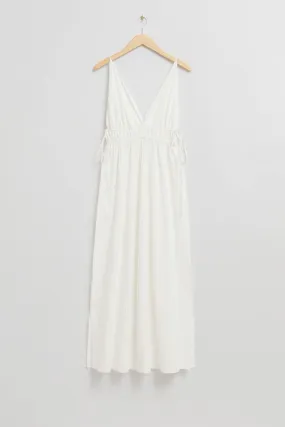 Seersucker Maxi Dress - Deep-plunge neckline - Sleeveless - Ivory - Ladies | H&M GB