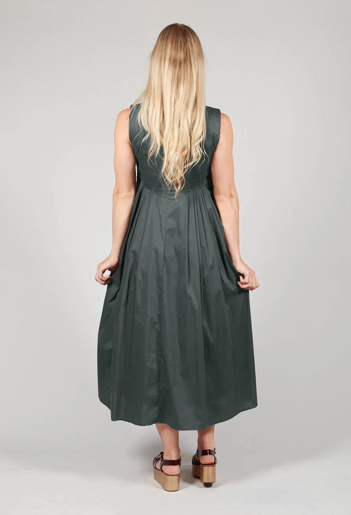 Sleeveless Maxi Dress in Combu